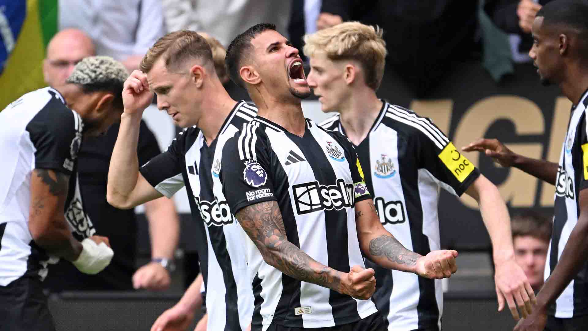 Eddie Howe Fokus Tingkatkan Performa Lini Pertahanan Newcastle